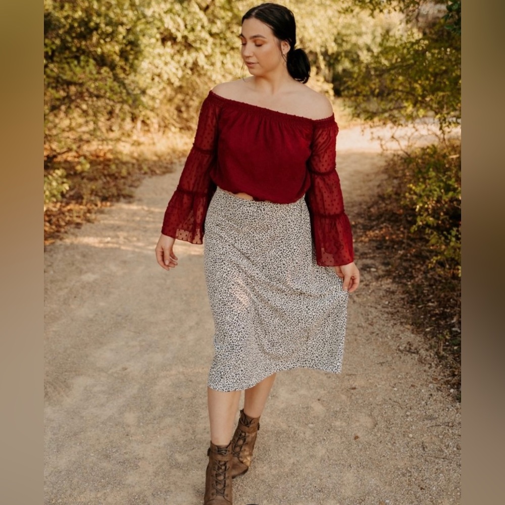 Women’s Medium Off The Shoulder Top in Wine